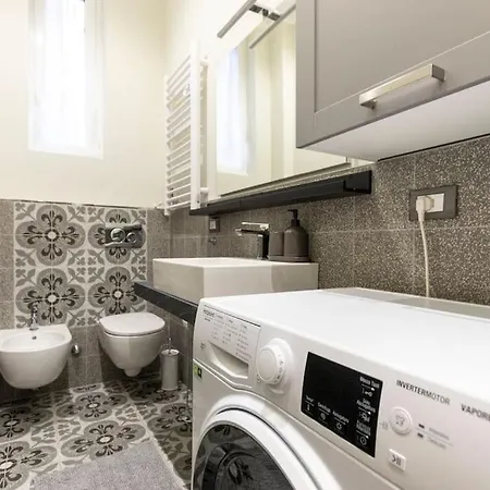 Apartman The Italian Design - 10 Minutes To Duomo *